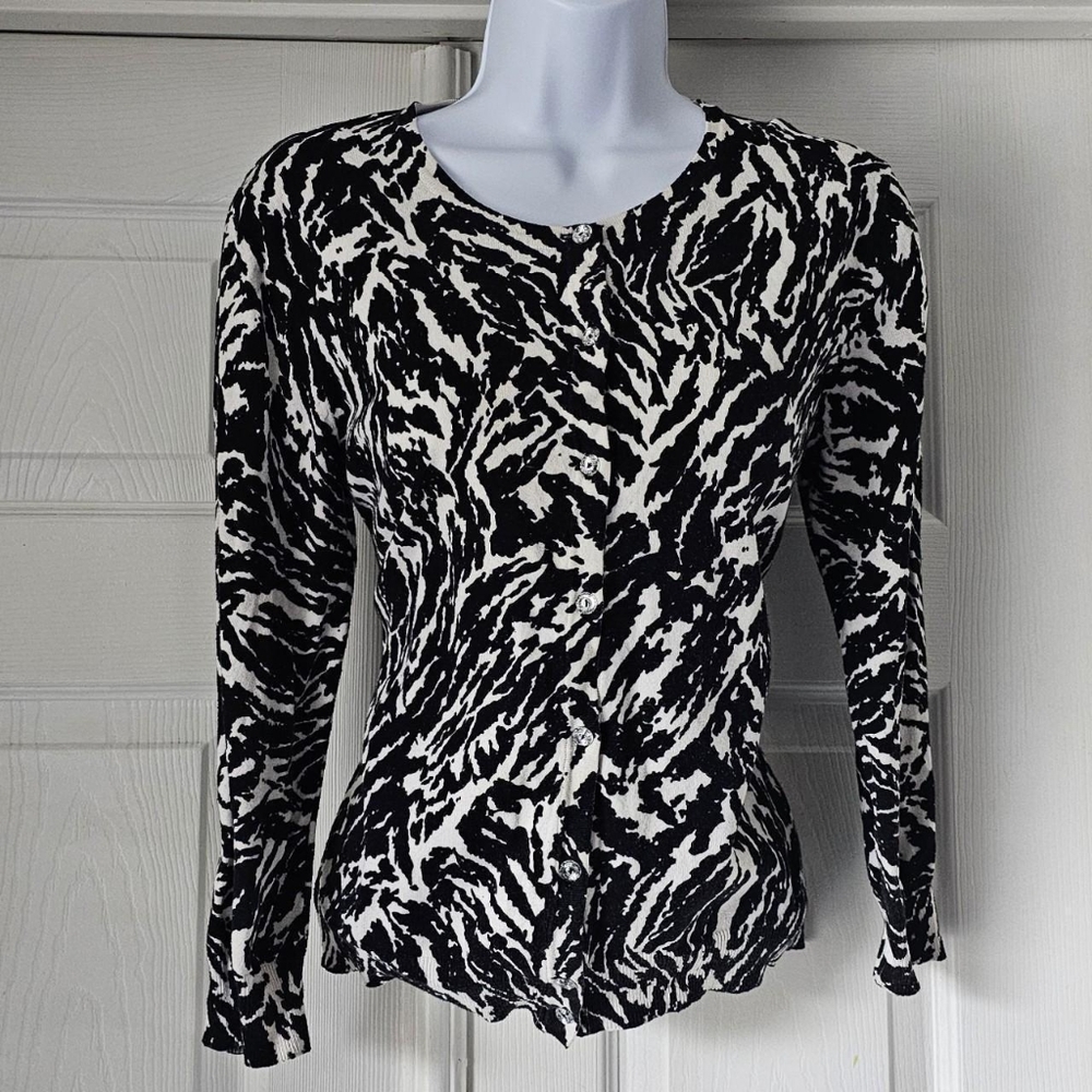 Whimsigoth gothic patterned 3/4 sleeve cardiganSize medium